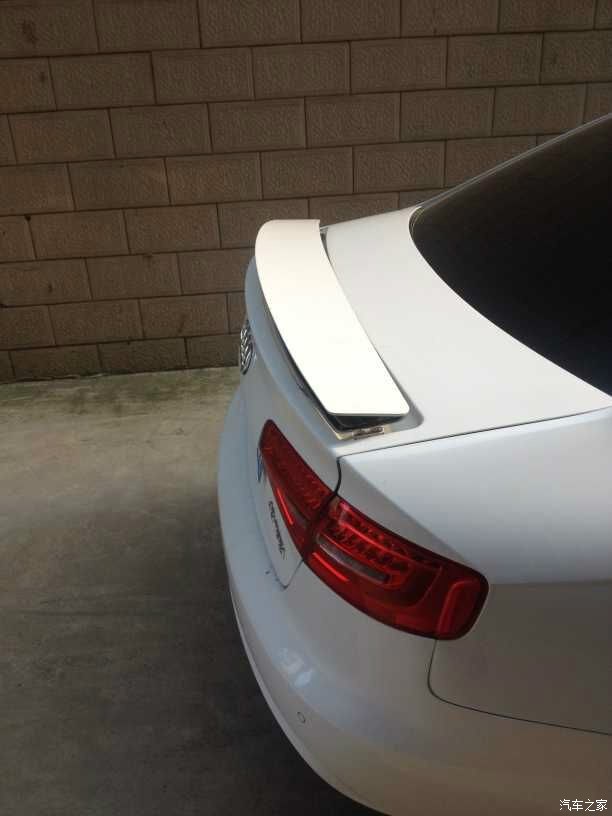 奥迪a4l自动升降尾翼改装完毕美图分享