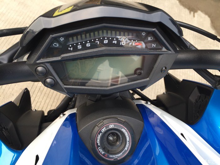 天气不错,把爱车擦擦亮,彪马z1000