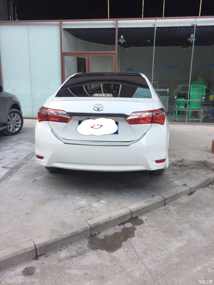 新卡罗拉屁股,这个怎么搞掉?