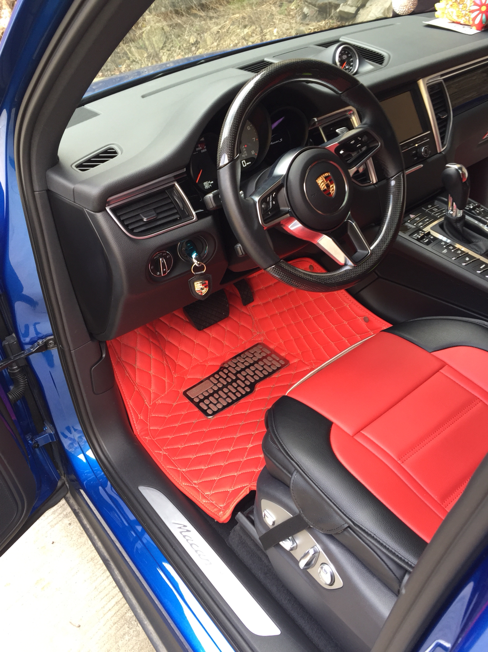 黑红内饰配红脚垫怎么样