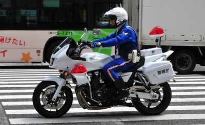 请问知道这是哪款的cb1300吗?