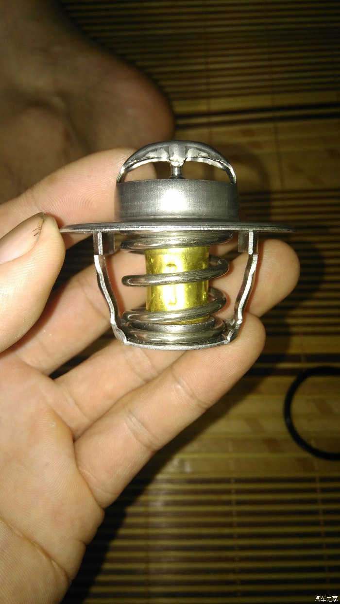 昨天把捷达的节温器换了