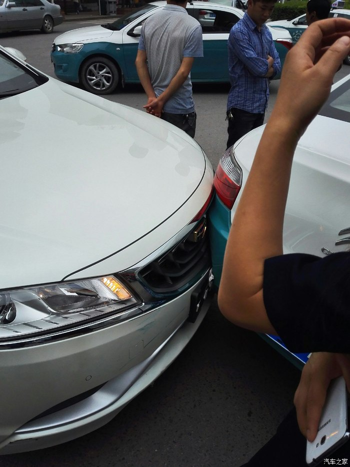 八车追尾,博瑞完胜