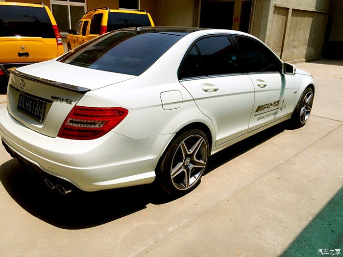 2012款奔驰c180升级amgc63运动套件轻度改装