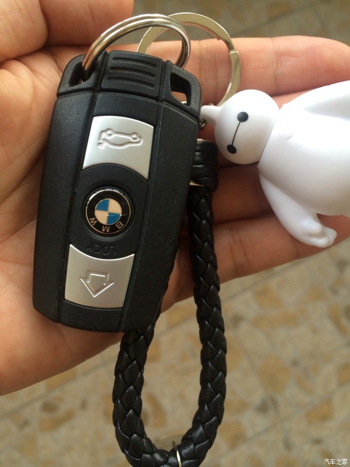 宝马钥匙遥控器电池没电了