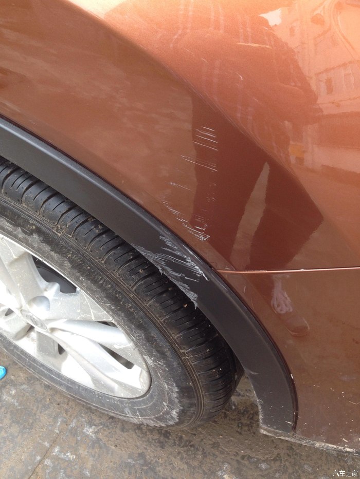 【图】黑车划痕太明显了,好心疼_奇骏论坛_汽车之家论坛
