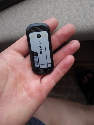 小区蓝牙卡有电池没?