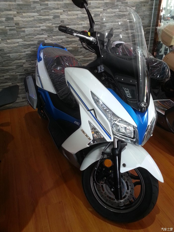 光阳赛艇300到货了!